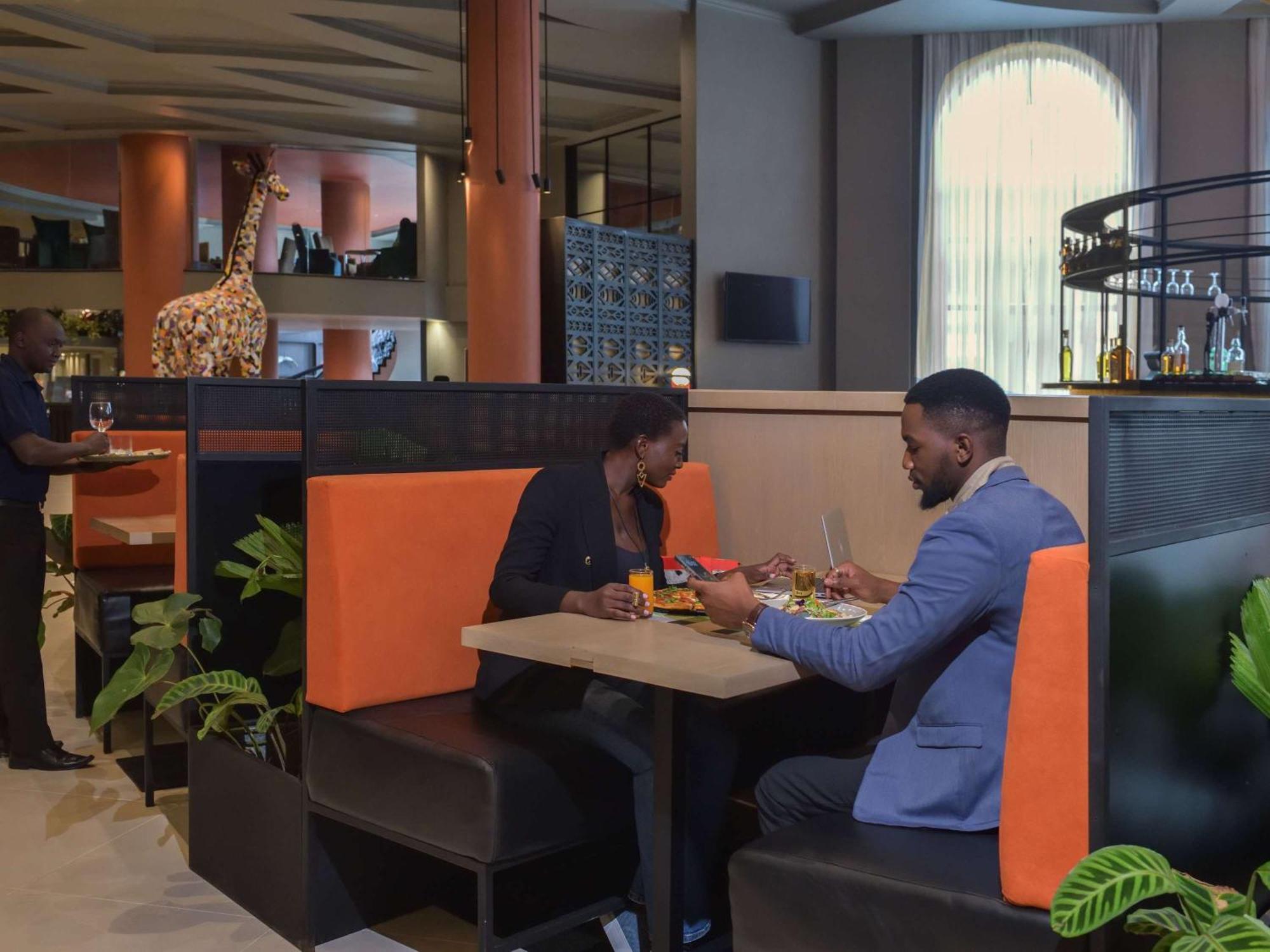 Отель Pullman Nairobi Upper Hill Экстерьер фото